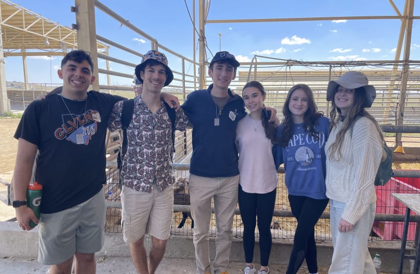  American students in Israel's Negev on their volunteer mission (photo credit: JNF USA)