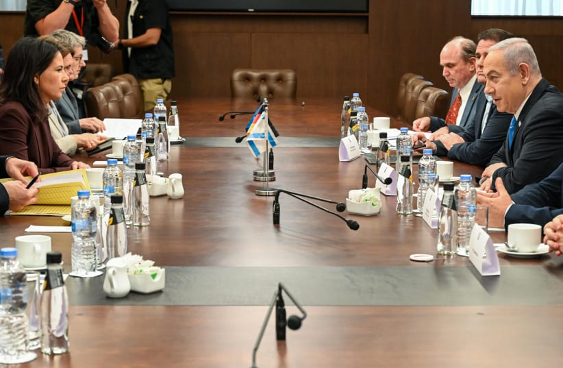  Prime Minister Benjamin Netanyahu meets with German Foreign Minister Annalena Baerbock. April 17, 2024. (photo credit: MAAYAN TOAF / GPO)