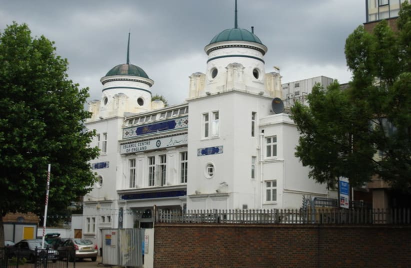 Islamic Centre of England, 140 Maida Vale, London W9. Built in 1912 as a cinema, converted in 1949 into the Carlton Rooms dance hall, converted in 1965 into a Mecca bingo club and casino, converted in 1995 into a mosque and Islamic cultural centre. (photo credit: Oxyman (Wikimedia Commons))