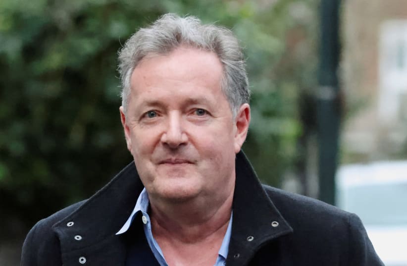 El periodista, presentador de televisión y ex director del Daily Mirror Piers Morgan regresa a su casa en Londres, Gran Bretaña, el 9 de febrero de 2024. (photo credit: REUTERS/Belinda Jiao)