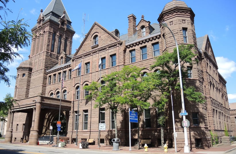  Rochester City Hall, 2013. (photo credit: DANIEL PENFIELD, CC-SA 3.0 https://creativecommons.org/licenses/by-sa/3.0/deed.en)