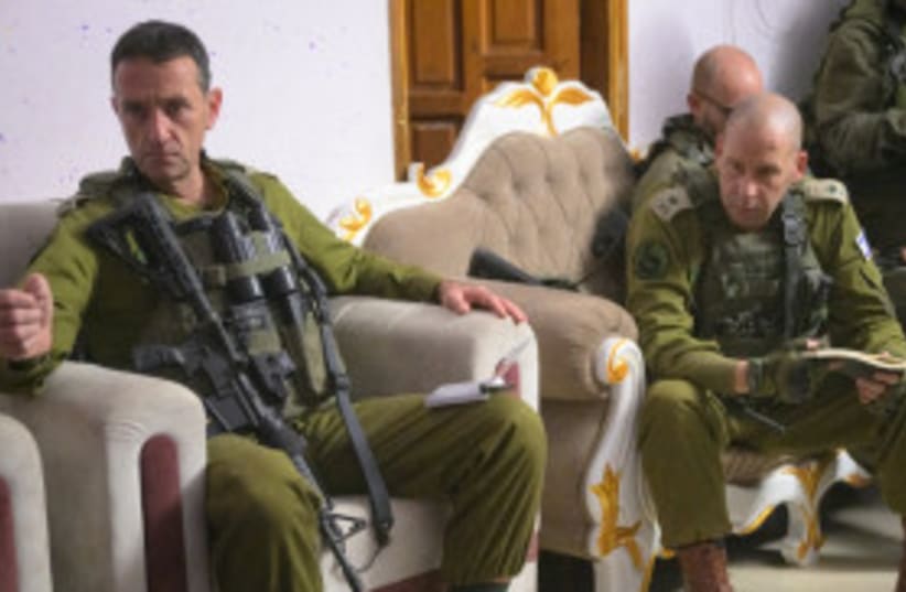 Herzi Halevi, Jefe de Estado Mayor de las FDI, en Jan Yunis, Gaza, 3 de abril de 2024 (photo credit: IDF SPOKESPERSON UNIT)