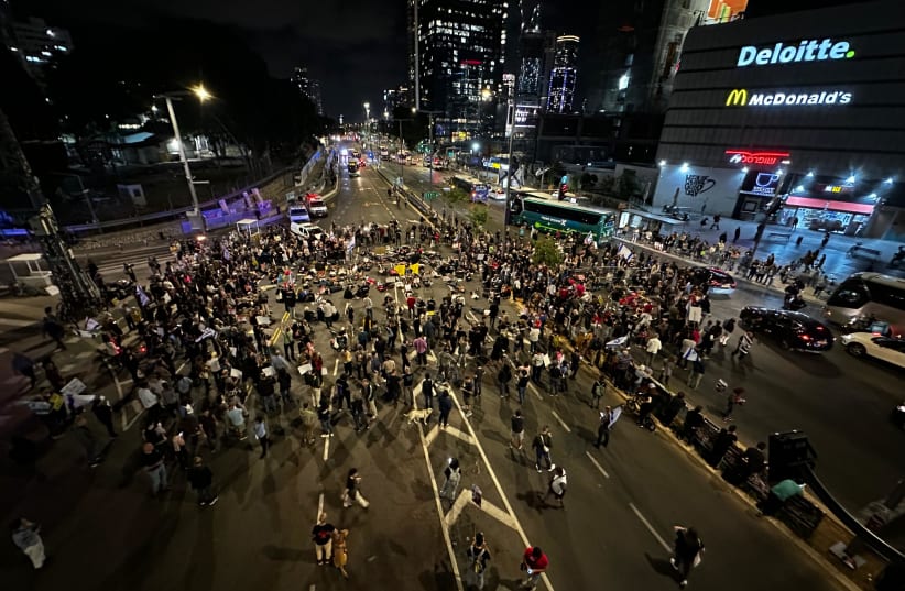 Hundreds of people blocking Begin road in front of the Kirya IDF Military Headquarters in Tel Aviv in desperate calls for a deal now. May 6, 2024.  (photo credit: Oded Engel)