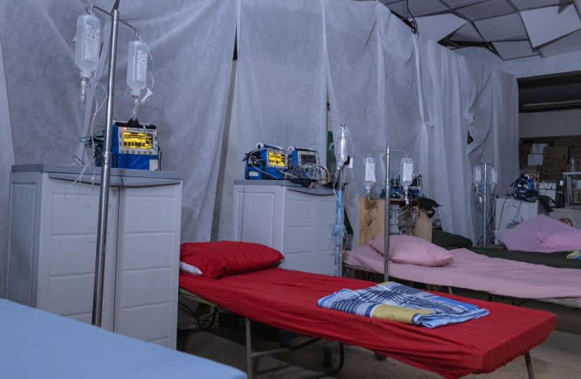  El área médica específica establecida para los evacuados del Hospital al-Shifa en la Franja de Gaza por las FDI, 23 de marzo de 2024. (photo credit: IDF SPOKESPERSON UNIT)