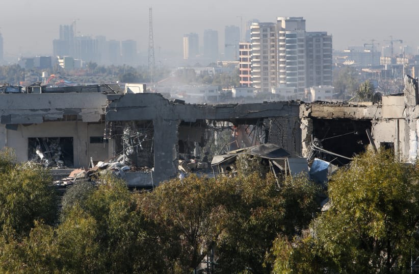  Vista de un edificio dañado tras los ataques con misiles, en Erbil, Irak, el 16 de enero de 2024. (photo credit: REUTERS/AZAD LASHKARI)