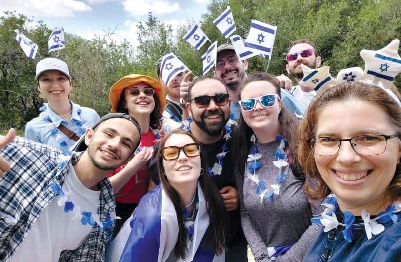  Spirited Russian-speaking immigrants learn about Israel’s path to independence on a hike in the Jerusalem Hills. (photo credit: Courtesy)