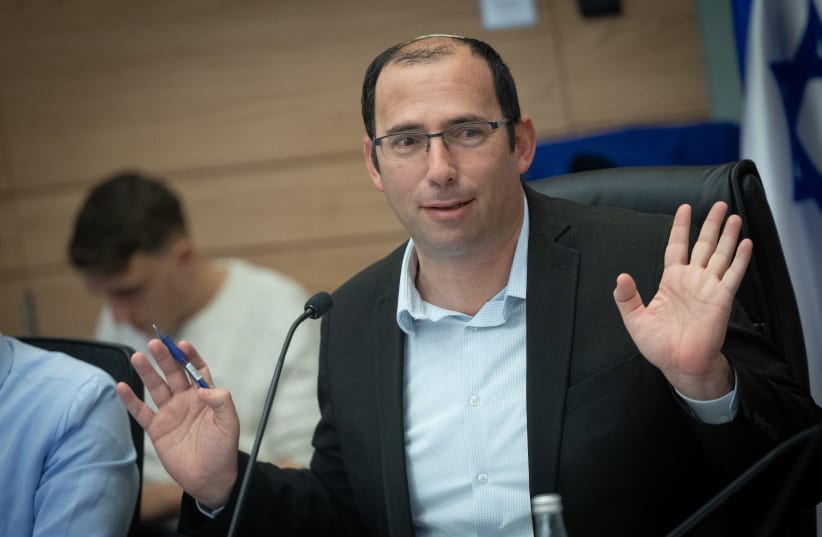  MK Simcha Rotman, Head of the Constitution, Law and Justice Committee leads a committee meeting in the Israeli Parliament in Jerusalem on January 8, 2024. (photo credit: YONATAN SINDEL/FLASH90)