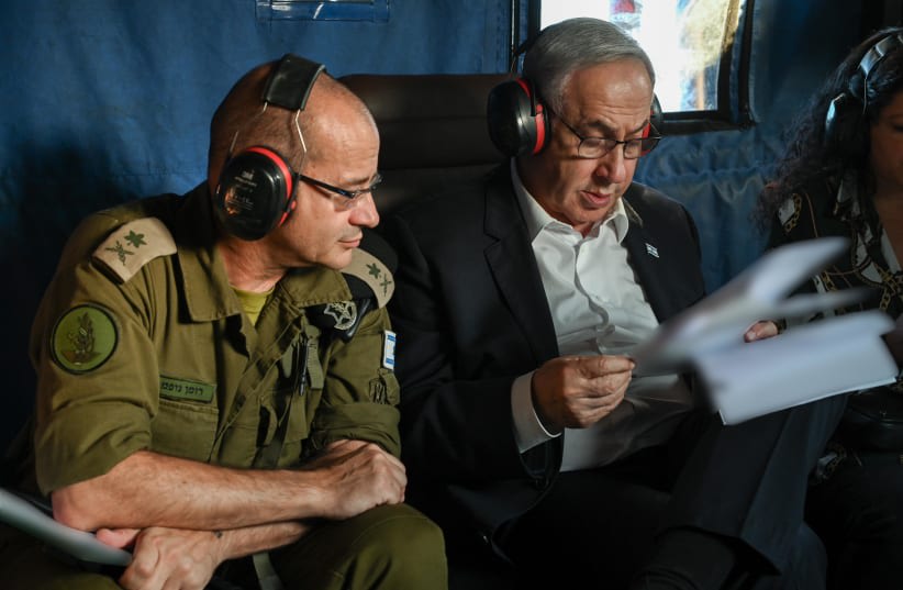  El primer ministro Benjamin Netanyahu durante una evaluación de seguridad en el sur de Israel, el 30 de junio de 2024. (photo credit: Maayan Tuaf / GPO )