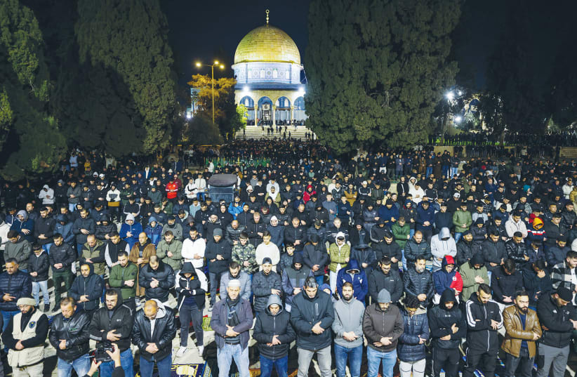 A look in between sanctity and tension during Ramadan in Israel ...