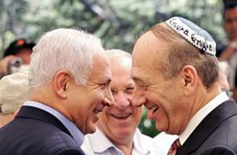 Olmert Bibi 298 ap (photo credit: )