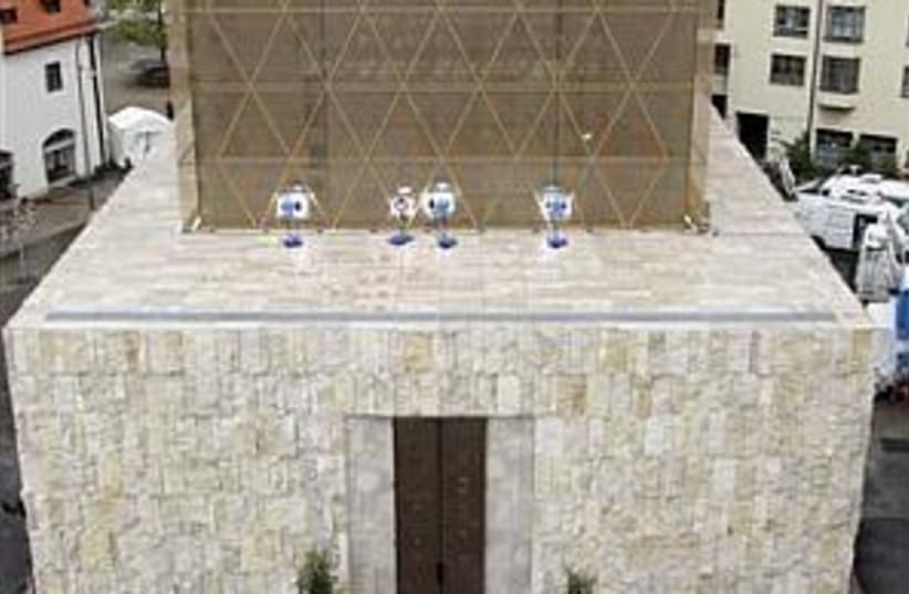munich synagogue 298.88 (photo credit: AP)