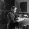  Eliezer Ben-Yehuda, the founder of modern Hebrew, in his home in Jerusalem, sometime between 1918-1923. 
