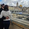  Released hostage Eliya Cohen and his girlfriend Ziv Abud prayed for the return of the remaining hostages in Gaza at a visit to the Western Wall.