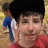 Alon Horwitz, de doce años, quien descubrió una gema antigua en el Parque Nacional de Korazim, en Galilea, el 1 de junio de 2026.