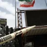 En Teherán (Irán), el 27 de abril de 2026, se expone una maqueta simbólica de un misil iraní, en medio de un alto el fuego entre Estados Unidos e Irán. 