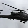 Un helicóptero AH-64D Apache del Ejército de los Estados Unidos sobrevuela la zona durante unas maniobras militares de Polonia y los países aliados de la OTAN en Orzysz, al noroeste de Polonia, el 17 de septiembre de 2025; imagen ilustrativa. 
