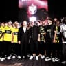  BEITAR JERUSALEM players and coaches pose with Jerusalem Mayor Moshe Lion at the campaign-opening event and the club’s new kit unveiling this week in the capital.