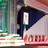 El vicepresidente del Consejo de Seguridad ruso, Dmitri Medvédev, rinde homenaje al difunto líder supremo de Irán, el ayatolá Alí Jamenei, en Teherán (Irán), el 3 de julio de 2026.