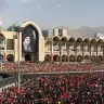La gente se reúne en la Gran Mosalla del Imán Jomeini para asistir a la ceremonia de despedida del difunto ayatolá Ali Jamenei, de Irán, el 4 de julio de 2026 en Teherán, Irán. Jamenei y varios miembros de su familia fallecieron el 28 de febrero durante los ataques estadounidenses e israelíes
