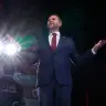 El vicepresidente JD Vance sube al escenario durante un acto de Turning Point USA celebrado en el Akins Ford Arena del Classic Center el 14 de abril de 2026 en Athens, Georgia.