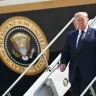 El presidente de Estados Unidos, Donald Trump, desciende del Air Force One a su llegada al Aeropuerto Internacional John F. Kennedy de Nueva York, Nueva York, el 17 de julio de 2026. 
