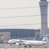 Aviones despegan del aeropuerto Ben-Gurión durante la guerra entre EE. UU. e Israel contra Irán, el 16 de marzo de 2026 