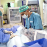 How much do doctors in Israel really earn? Operating room.