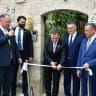 Minister Omar Bula cuts the ribbon, FM Gideon Saar and Mayor Moshe Lion -  credit Rafi Ben Hakoon - GPO.jpeg - Colombian Foreign Minister Omar Bula Escobar cuts the ribbon, alongside  Israeli Foreign Minister Gideon Sa'ar and Jerusalem Mayor Moshe Lion,  at the inauguration of Colombia's embassy in 