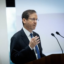  President Isaac Herzog Isaac Herzog speaks at the President's house in Jerusalem, December 18, 2023