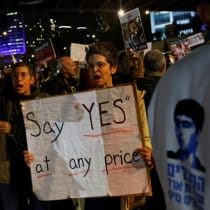  Protesta en Tel Aviv para pedir la liberación de los rehenes secuestrados en el mortífero atentado del 7 de octubre.