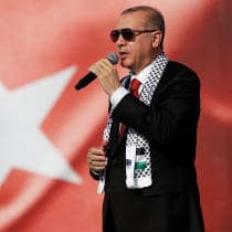  Turkish President Tayyip Erdogan delivers a speech during a protest against the recent killings of Palestinian protesters on the Gaza-Israel border and the U.S. embassy move to Jerusalem, in Istanbul, Turkey May 18, 2018. 