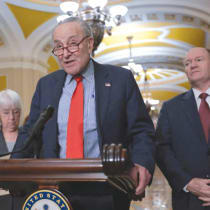  El líder de la mayoría en el Senado de Estados Unidos, Chuck Schumer, habla en una rueda de prensa en el Capitolio, la semana pasada.