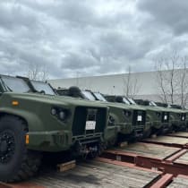  Los nuevos vehículos todoterreno de las FDI se preparan para ser transportados a Israel