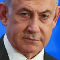  El primer ministro israelí, Benjamin Netanyahu, pronuncia un discurso ante la Conferencia de Presidentes de las Principales Organizaciones Judías Estadounidenses, en medio del actual conflicto entre Israel y Hamás, en Jerusalén, el 18 de febrero de 2024.