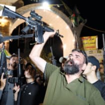 Residentes de Yenín protestan contra las detenciones practicadas por las fuerzas de seguridad de la Autoridad Palestina, 17 de julio.