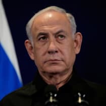  El primer ministro Benjamin Netanyahu habla con los medios de comunicación durante una rueda de prensa conjunta con el canciller alemán Olaf Scholz, en Tel Aviv, Israel, martes 17 de octubre de 2023.
