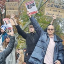 Judíos PRO-ISRAEL Y anti-ISRAEL protagonizan un enfrentamiento en el campus de la Universidad de Michigan, durante el Fin de Semana de Padres y Familias, el mes pasado.