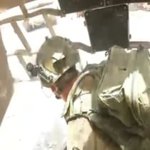  Imágenes de soldados de la Brigada Paracaidista prestando apoyo a los operativos del Yamam y del Shin Bet durante la Operación Arnon, que condujo al rescate de cuatro rehenes. 