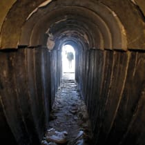  Vista de un túnel de ataque transfronterizo excavado desde Gaza a Israel.