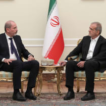  Iran's President Masoud Pezeshkian meets with Jordan's Foreign Minister Ayman Safadi in Tehran, Iran August 4, 2024. 