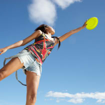  Teenage girl with frisbee