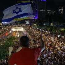 Israelíes asisten a una concentración para pedir la liberación de los israelíes secuestrados por terroristas de Hamás en Gaza ante la sede del Ministerio de Defensa en Tel Aviv, el 1 de septiembre de 2024