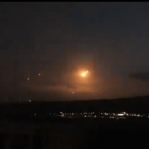  La Cúpula de Hierro israelí intercepta cohetes de Hezbolá disparados sobre el norte de Israel. 25 de agosto de 2024.