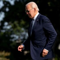  U.S. President Joe Biden crosses the South Lawn after exiting Marine One at the White House in Washington, U.S., September 14, 2024. Biden spent the night in Wilmington, Delaware.