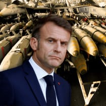  El presidente francés, Emmanuel Macron, con las armas como telón de fondo (Ilustrativo.)
