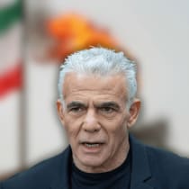  En declaraciones al "Post", el líder de Yesh Atid, Yair Lapid, afirmó que las FDI deberían atacar los campos petrolíferos iraníes.