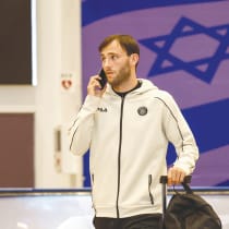  MACCABI TEL Aviv soccer player Joris van Overeem arrives at Ben-Gurion Airport, the day after the attacks against Israelis in Amsterdam following a match between Maccabi and Ajax, earlier this month. 