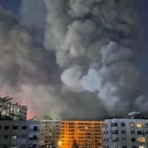  Humo procedente de un ataque aéreo israelí en Siria.
