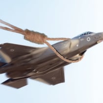  Imagen ilustrativa de un caza de las IDF en un lazo.
