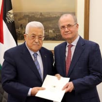  El presidente palestino Mahmud Abbas nombra a Mohammad Mustafa primer ministro de la Autoridad Palestina (AP), en Ramala, en Cisjordania 14 de marzo de 2024.